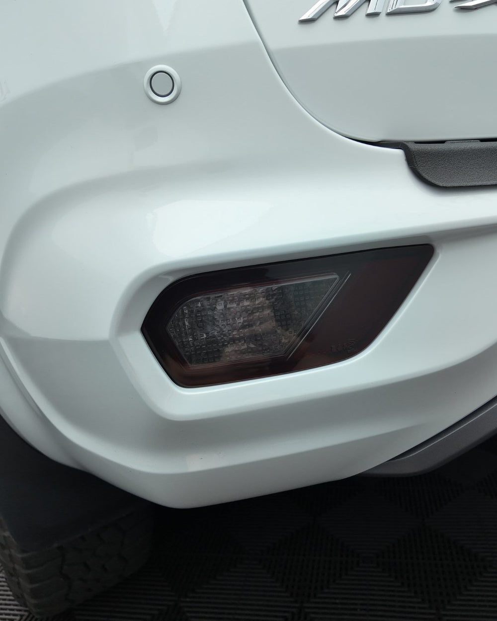 Isuzu Pre-Facelift MU-X Rear Reflector Overlay 2021-2024