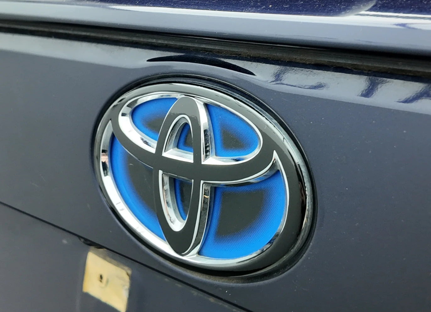 Toyota Rav 4 Hybrid Rear Badge Overlay