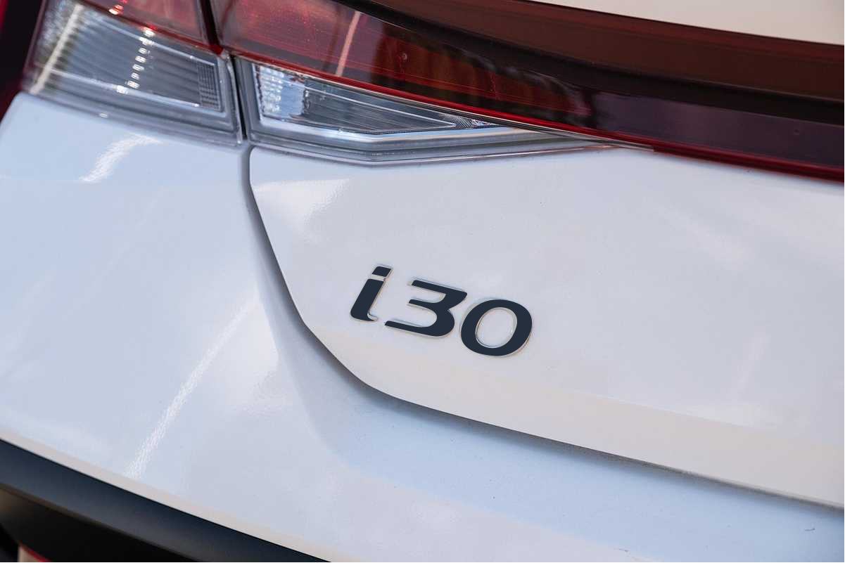Hyundai i30 Hatch/Sedan 2024+ i30 Badge Overlay