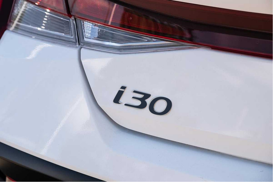 Hyundai i30 Hatch/Sedan 2024+ i30 Badge Overlay