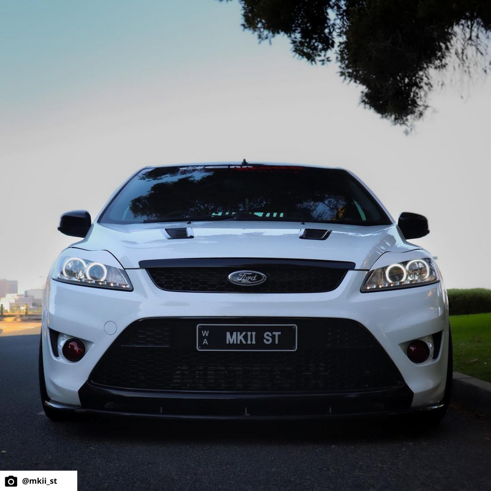 thumbnail image 2 of White Plastic Headlight Eyebrows/Eyelids For Ford Focus MK2 (ST/TDCI/RS) 2 of 3