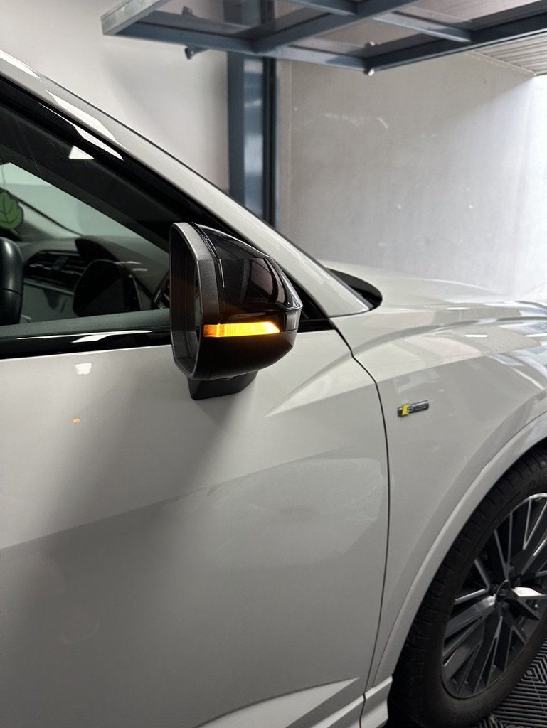 Audi Q3 Mirror Indicator Overlay 2021+