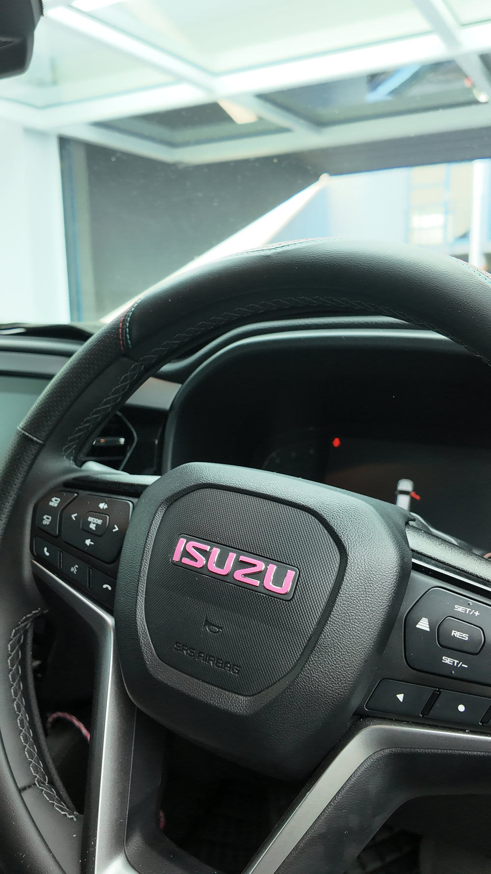 Isuzu Facelift MU-X Front, Rear and Steering Wheel Badge Overlay 2025+