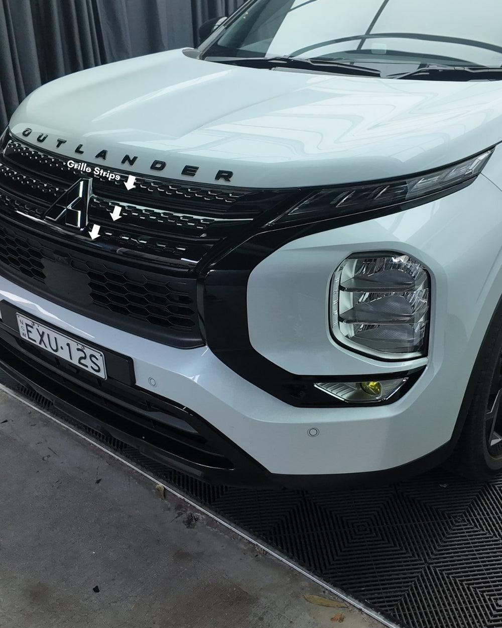 Mitsubishi Outlander ZM Front Grille Chrome Delete 2021-2025+