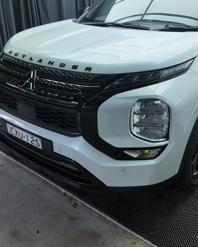 Mitsubishi Outlander ZM Front Grille Chrome Delete 2021-2024 – 21OVERLAYS