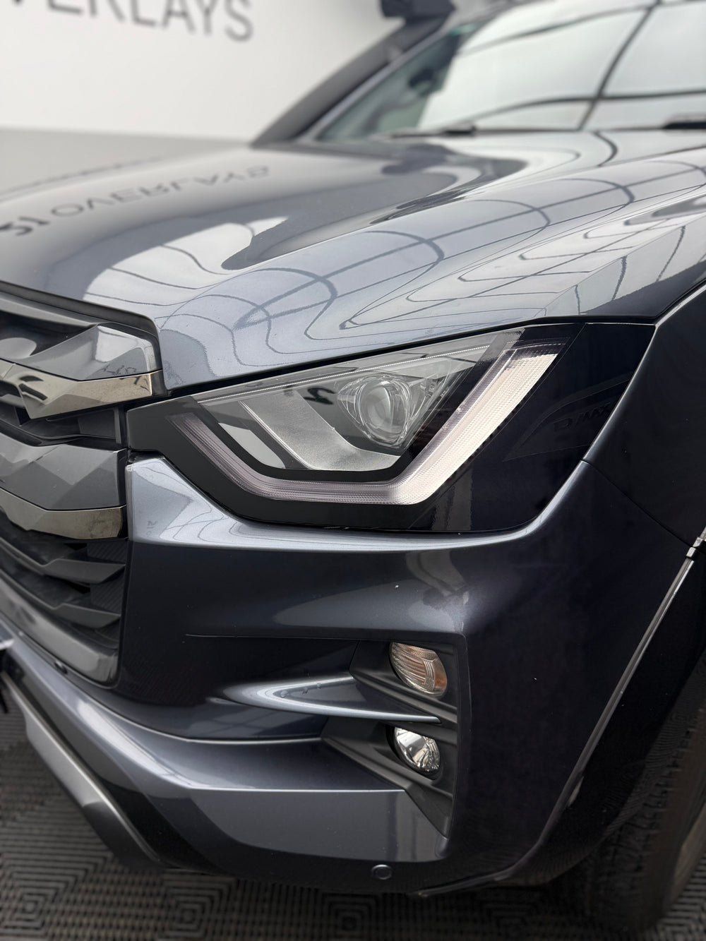 Isuzu D-MAX Daytime Running Light Overlay 2021-2023