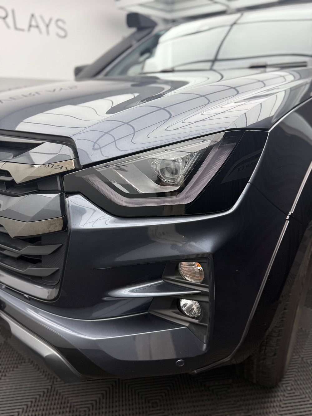 Isuzu D-MAX Daytime Running Light Overlay 2021-2023