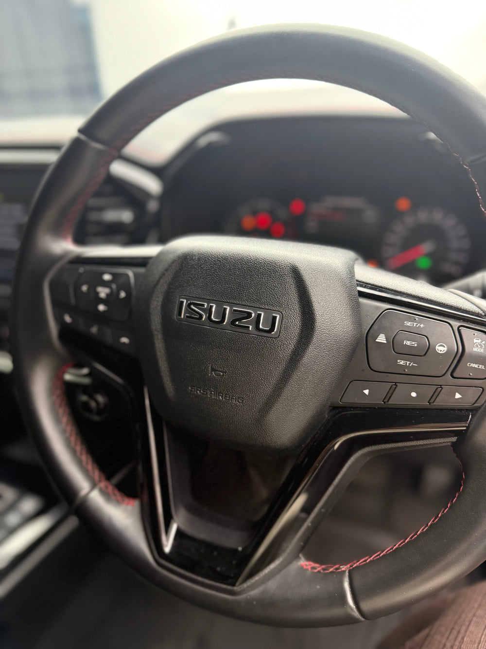 Isuzu D-MAX Front and Steering Wheel Badge Overlay 2021-2023