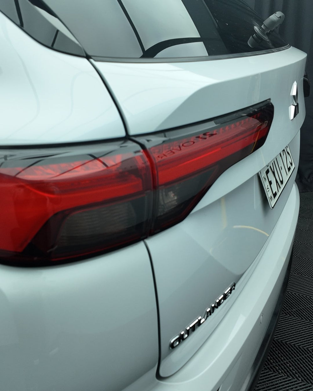 Mitsubishi Outlander ZM Partial Tail Light Overlay 2021-2025+