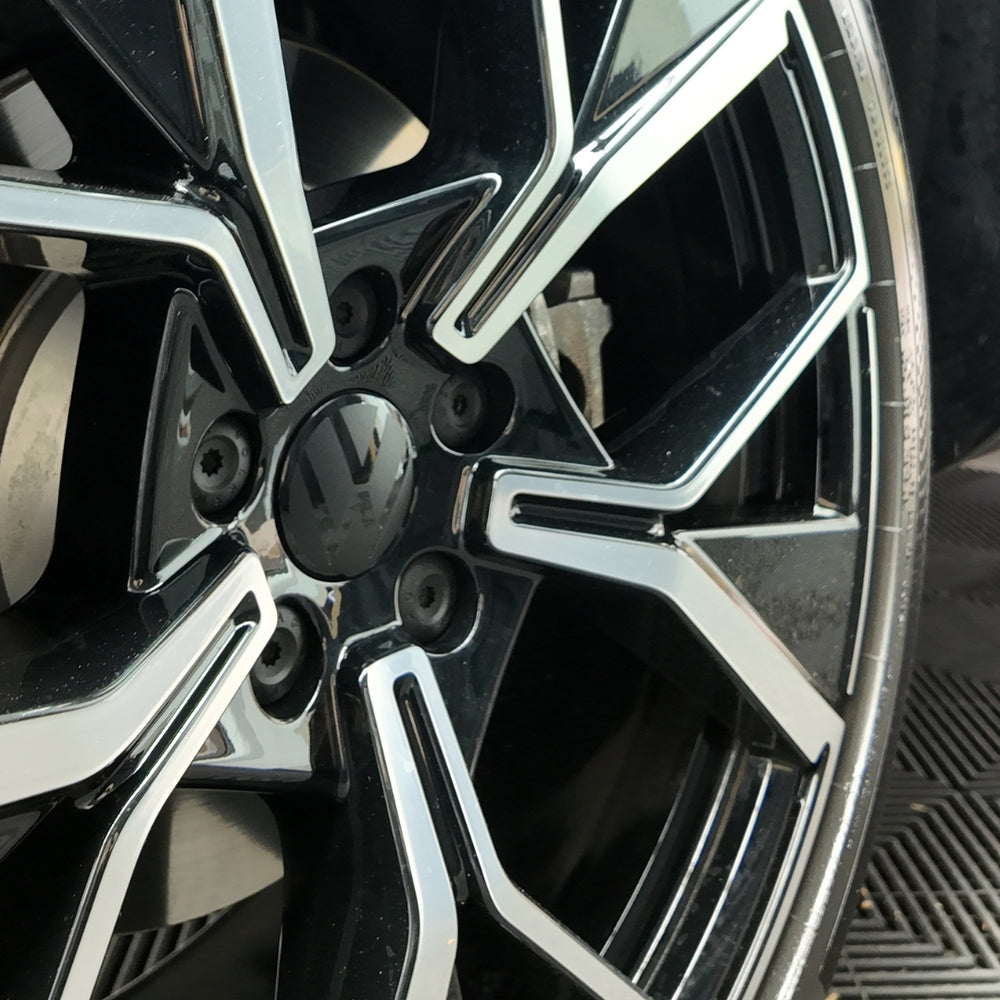 Volkswagen Tiguan Mk3 Wheel Centre Cap Overlay 2025+