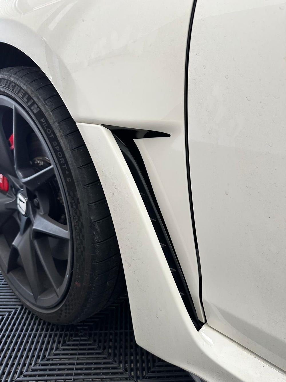 Type R Overlays Honda Civic Type R FL5 Side Vent Fin Overlay 2023+ – 21OVERLAYS
