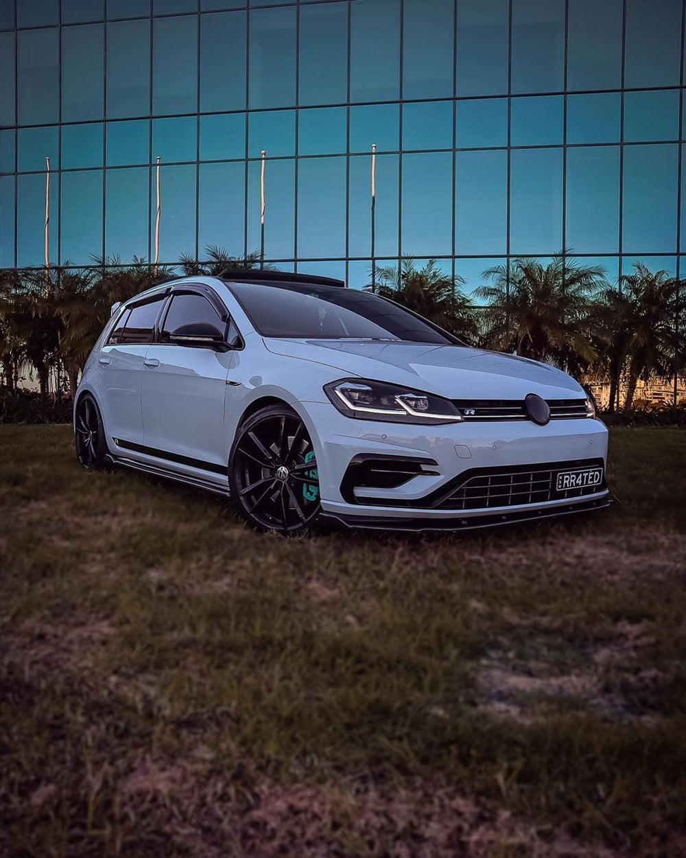 Volkswagen Golf MK7.5 Badge Overlay (Radar)